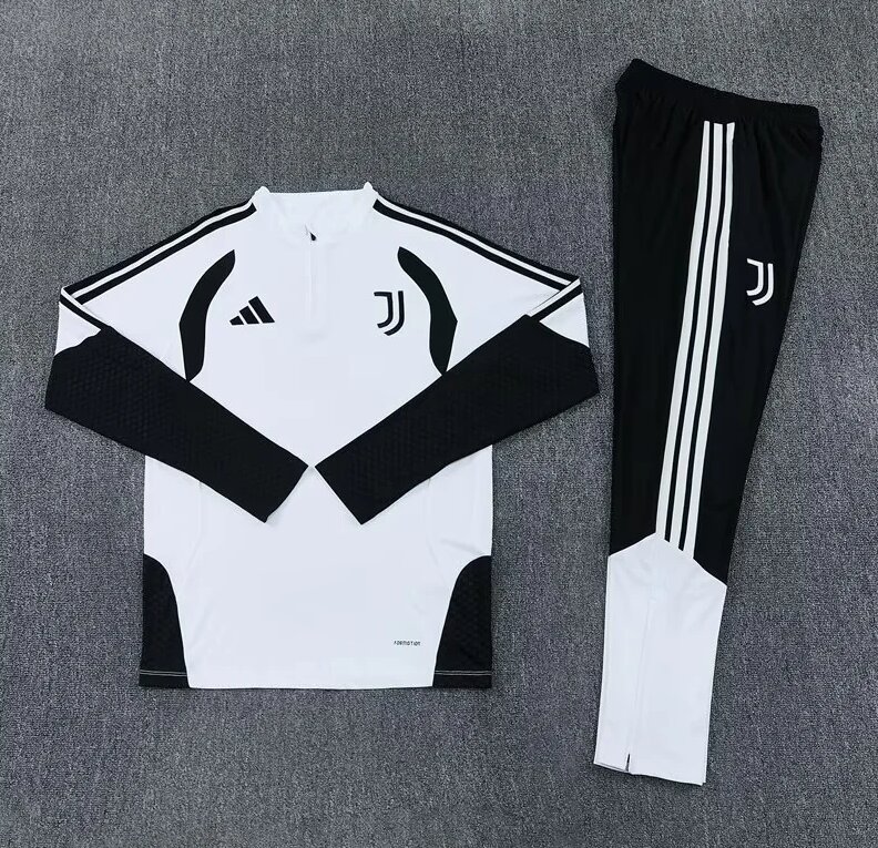 AAA Quality Juventus 26/27 Tracksuit - White/Black